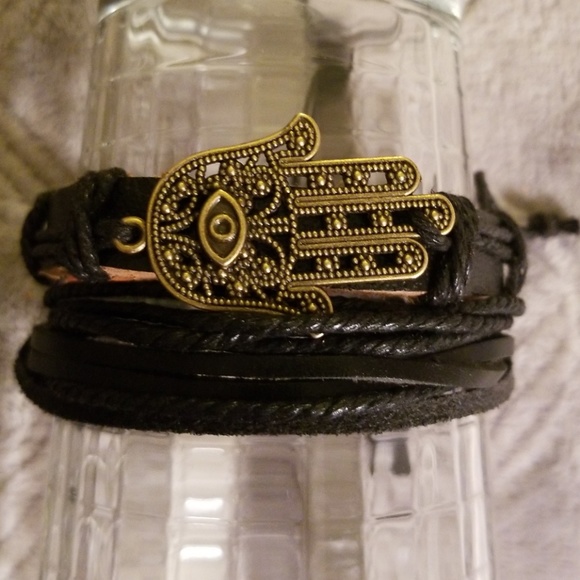 ? Jewelry - Handmade Hamsa charm Leather Bracelet